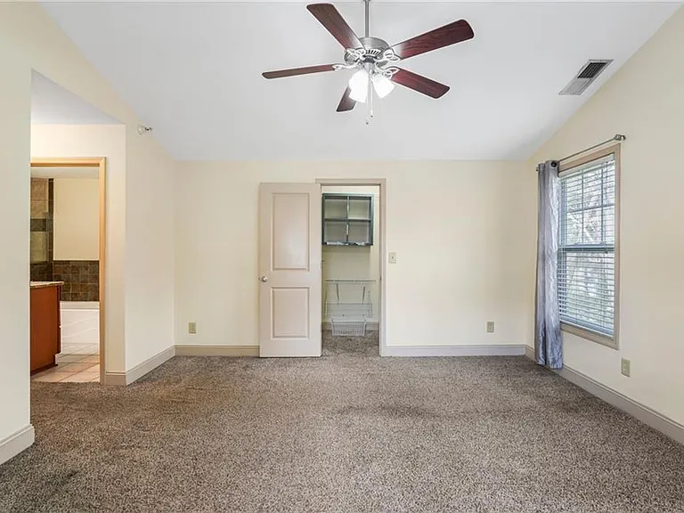 708 Madison Ln SE — Photo 19