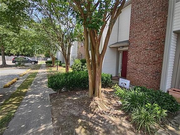 2nd image of 205 Parkview Blvd