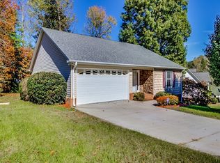 5455 Springhouse Farm Rd, Winston Salem, NC 27107