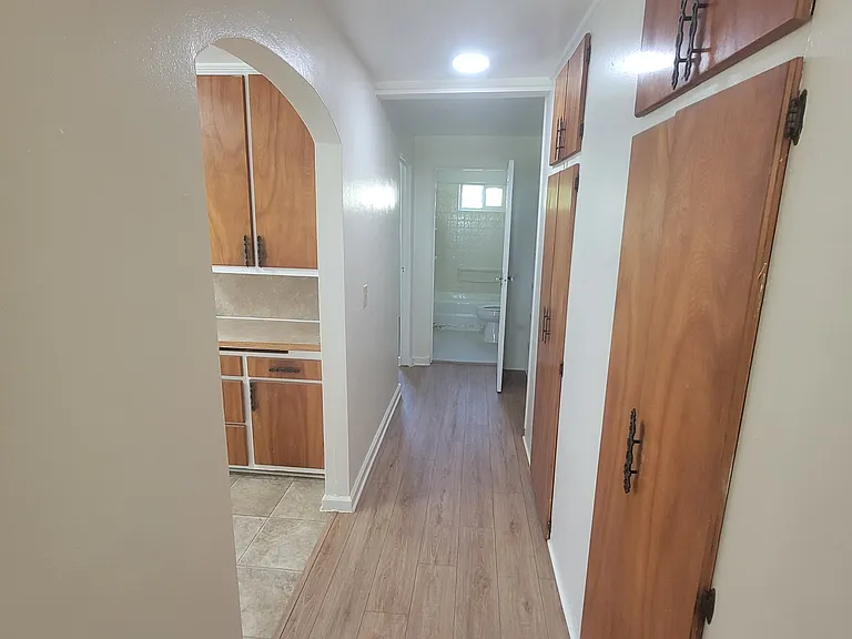 1223 Colby Ave #1223 — Photo 5