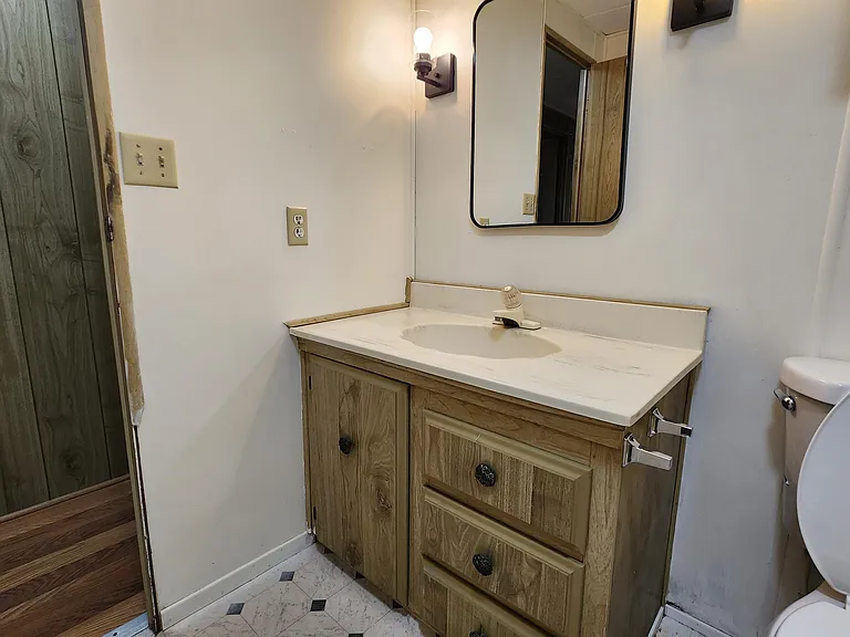 1111 W Hardy Ln #B — Photo 28