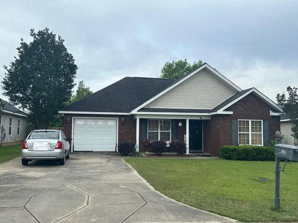 407 Strawbridge Ln, Bonaire, GA 31005