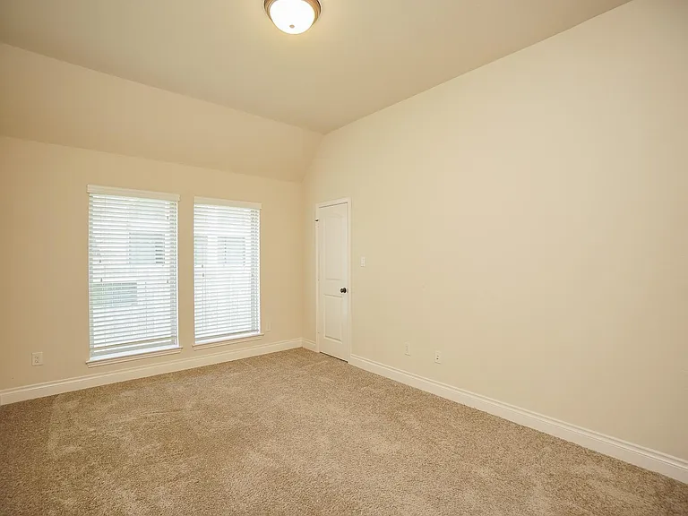 1215 Watercrest Park Ln — Photo 11