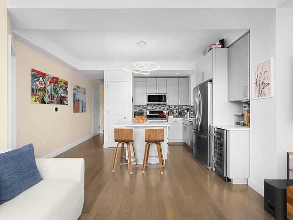 4th image of 306 W 148th St #2