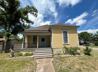 1009 Kimbro St, Taylor, TX 76574