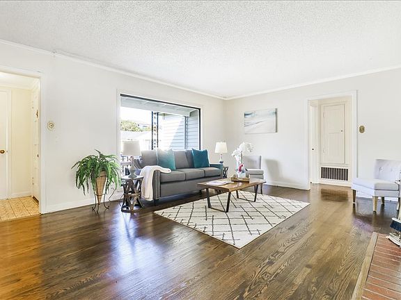 5th image of 415 Hazelwood Dr