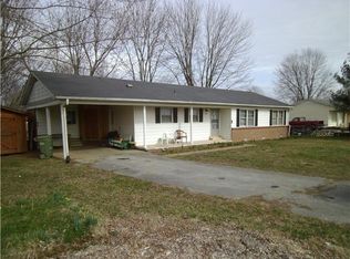 1812 Grandaddy Rd, Lawrenceburg, TN 38464