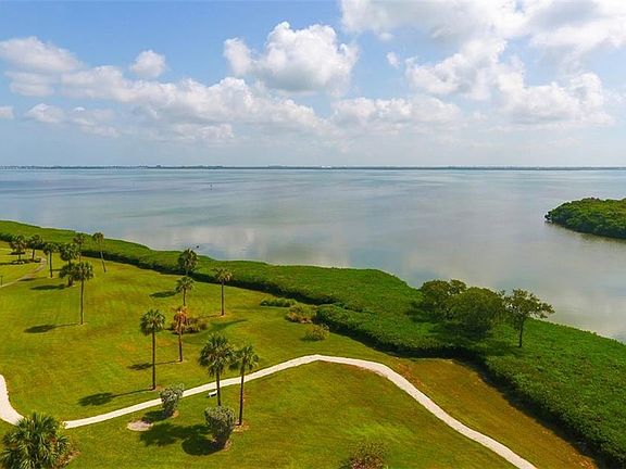3rd image of 4600 Gulf Of Mexico Dr Unit 204