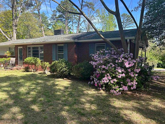 2nd image of 118 Kensington Dr