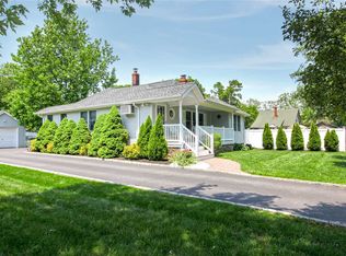 2560 Cedar Ave, Ronkonkoma, NY 11779