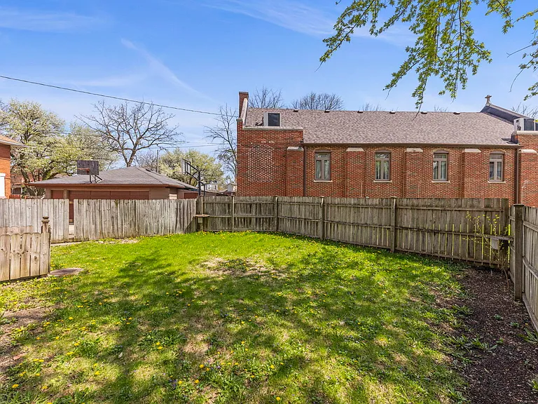 9118 Lincoln Ave #2 — Photo 5