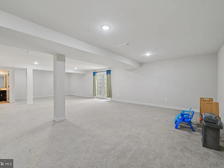 5830 Barts Way — Photo 35