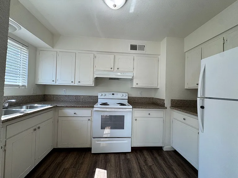 4853 E University Ave #101 — Photo 5