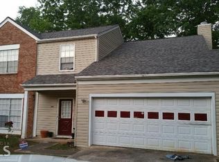 7132 Chestnut Ln, Riverdale, GA 30274