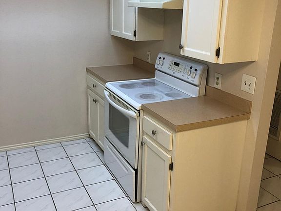 5th image of 918 W Caffery Ave APT 8