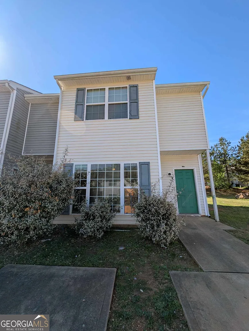1732 Carrington Dr photo 1
