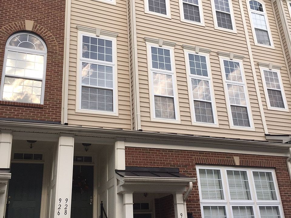 1st image of 928 Pine Forest Ln