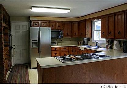 3rd image of 4841 Carey Dr