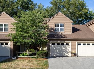 516 Ridgefield Cir #C, Clinton, MA 01510