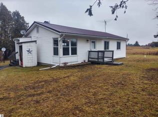 5490 W Main Street Rd, Sterling, MI 48659