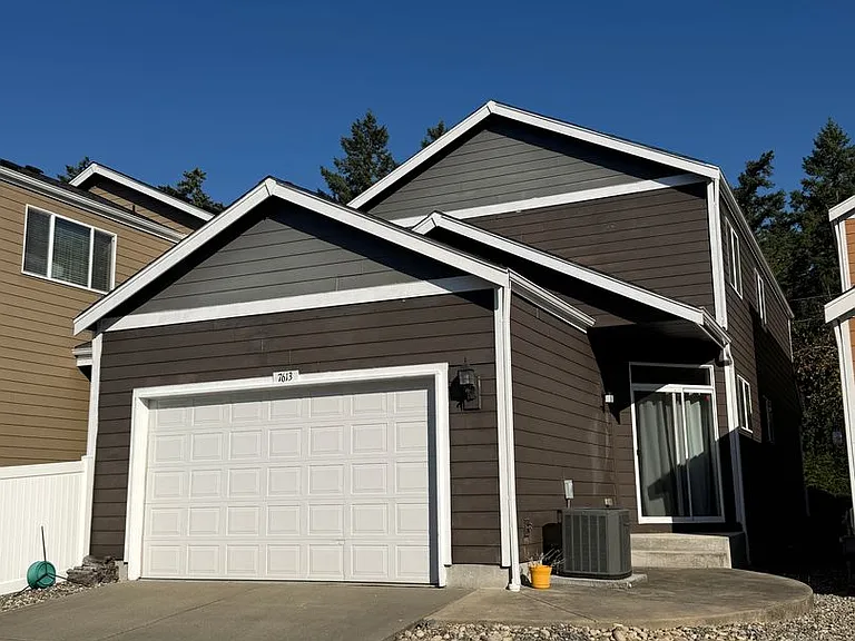 7613 Columbia Way NE — Photo 5