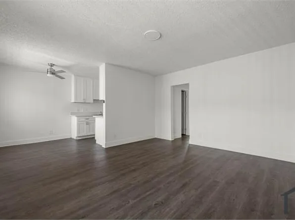 14626 Blythe St, Panorama City, CA