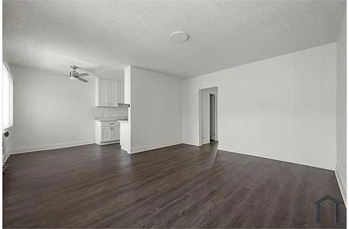 14626 Blythe St Photo 1