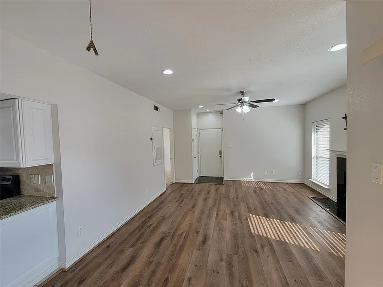 2025 Augusta Dr #303 — Photo 11