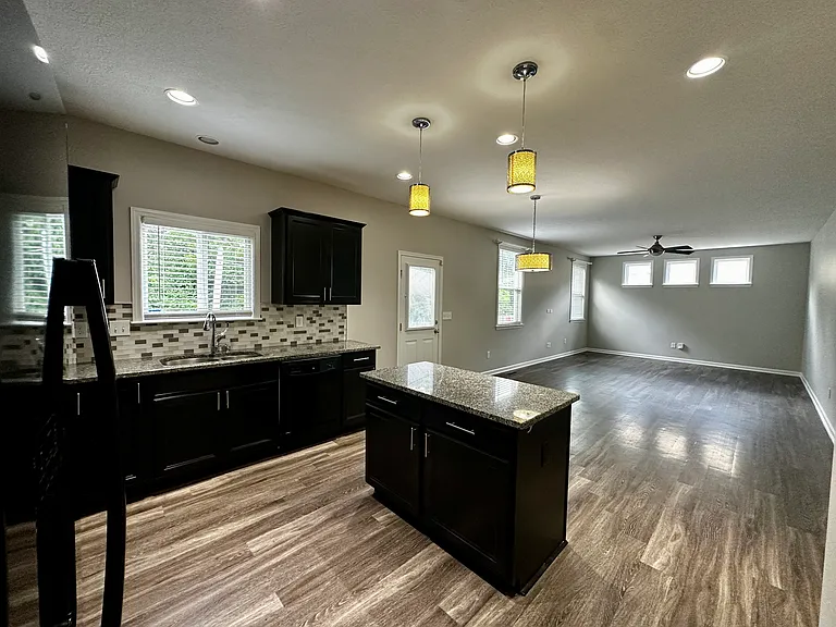 2195 Holiday Valley Dr — Photo 2