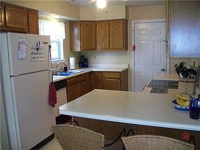 5th image of 9205 Linsburgh Cir