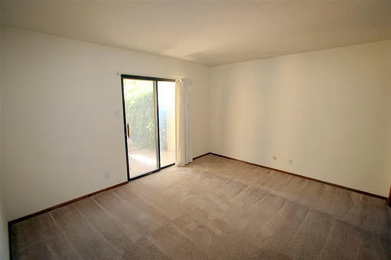 830 Live Oak Rd NE #E — Photo 17