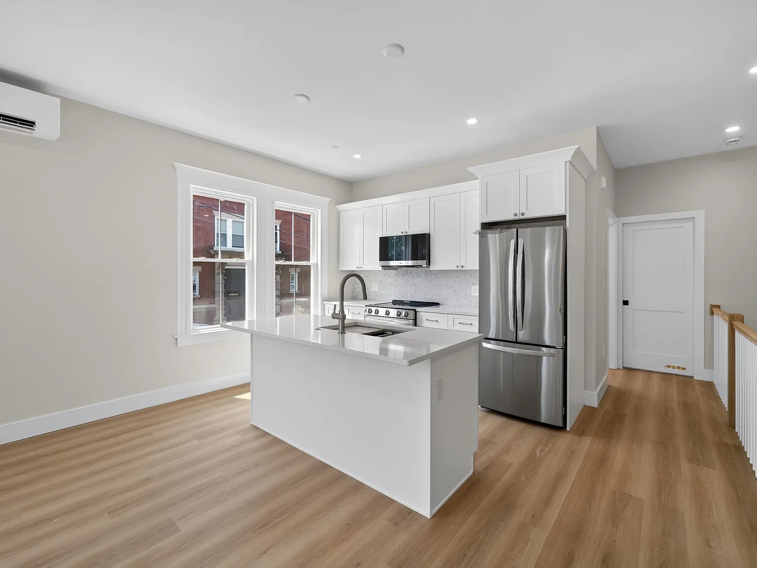 533 Washington St — Photo 1