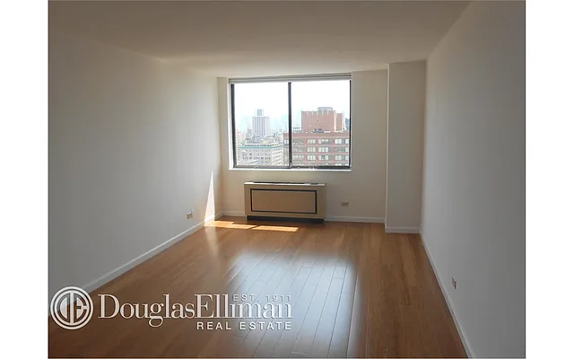 Rented by Douglas Elliman | media 19