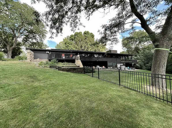 700 Sunset Rdg, Dubuque, IA 52003