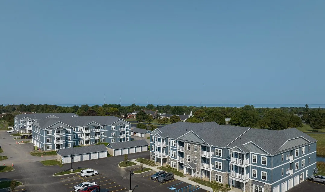 Eagle Ridge Commons — Photo 1
