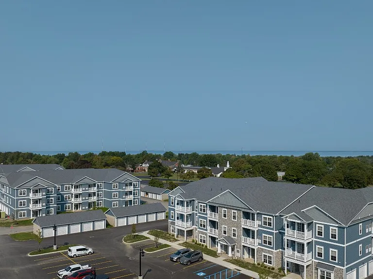 Eagle Ridge Commons — Photo 1