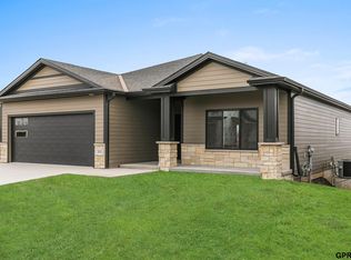 415 N 105th St, Lincoln, NE 68527