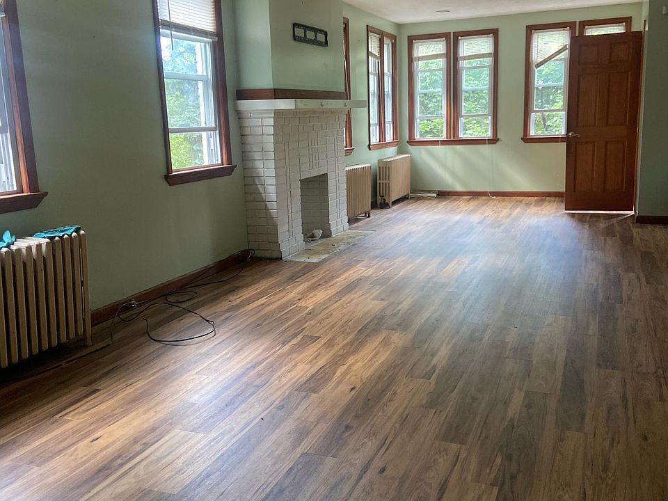 1st image of 555 Ardmore Blvd