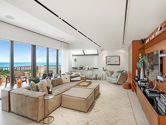 4th image of 251 Crandon Blvd APT 938