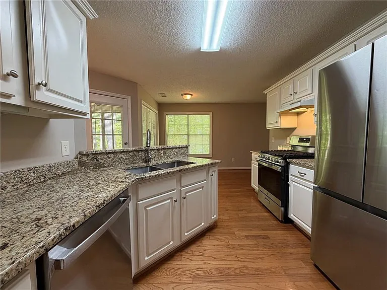 7080 Shady Oak Ln — Photo 5
