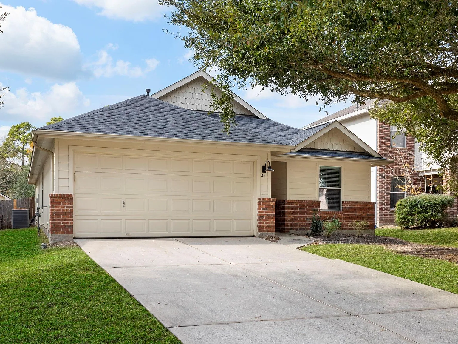3 bed, 2.0 bath, 1477 sqft, $2,100 — Photo 1