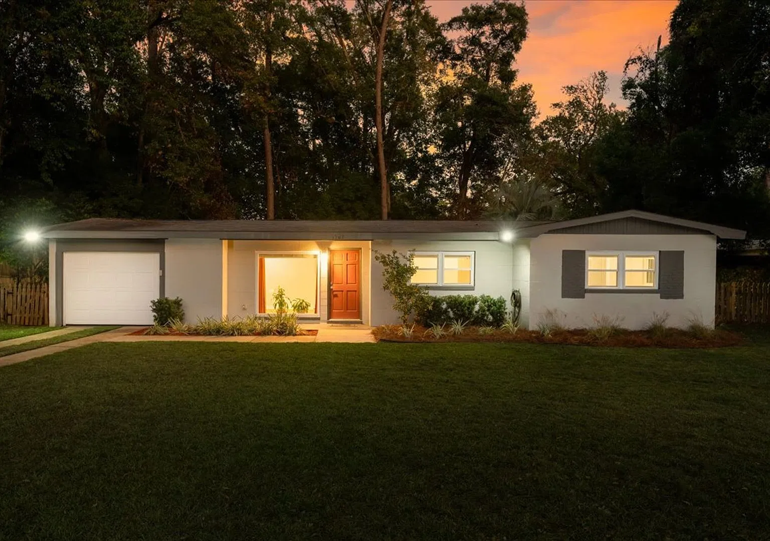 3 Bed / 2 Bath in Levy Park — Photo 2