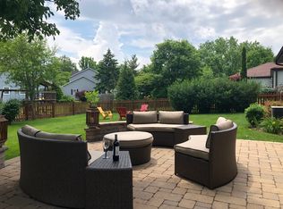 1528 Foxhill Rd, Naperville, IL 60563