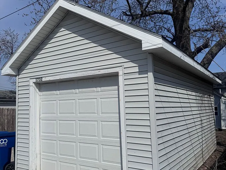 1732 Fillmore Ln — Photo 3