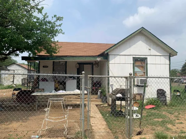 2620 San Salvador St, Laredo, TX 78046