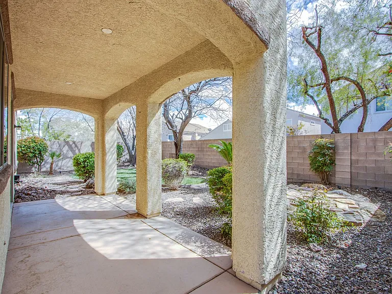 11245 Newbury Hills Ave — Photo 33