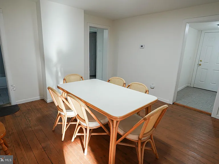 231 Newton St #A — Photo 15