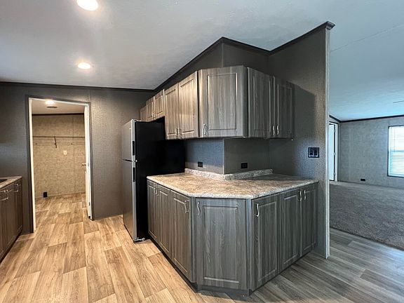5th image of 516 May St