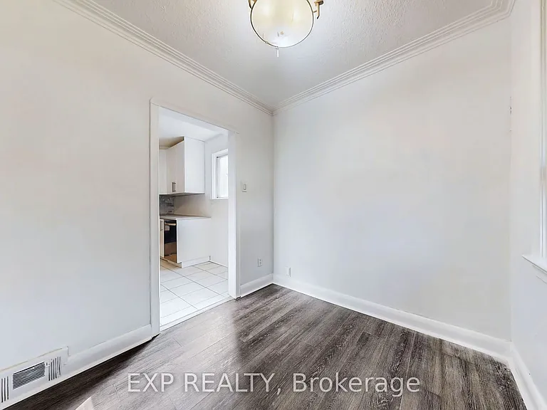 47 Boyce Ave S — Photo 12