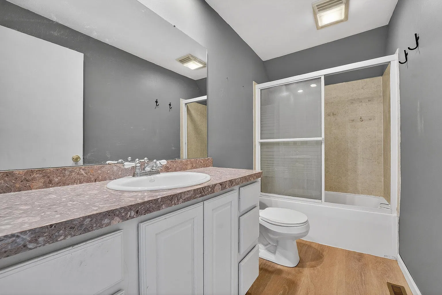 1 bed, 750 sqft, $1,295 — Photo 3